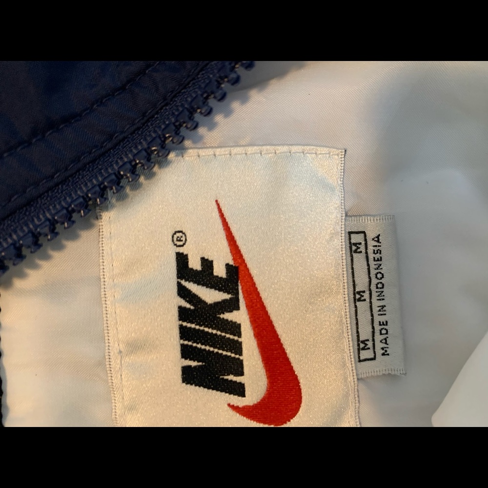 Nike jacket - Picture 3 of 3